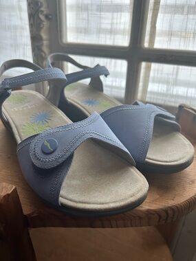 Dansko Comfortable Women's Blue Slingback Sandals 40 / 9 adjustable Velcro